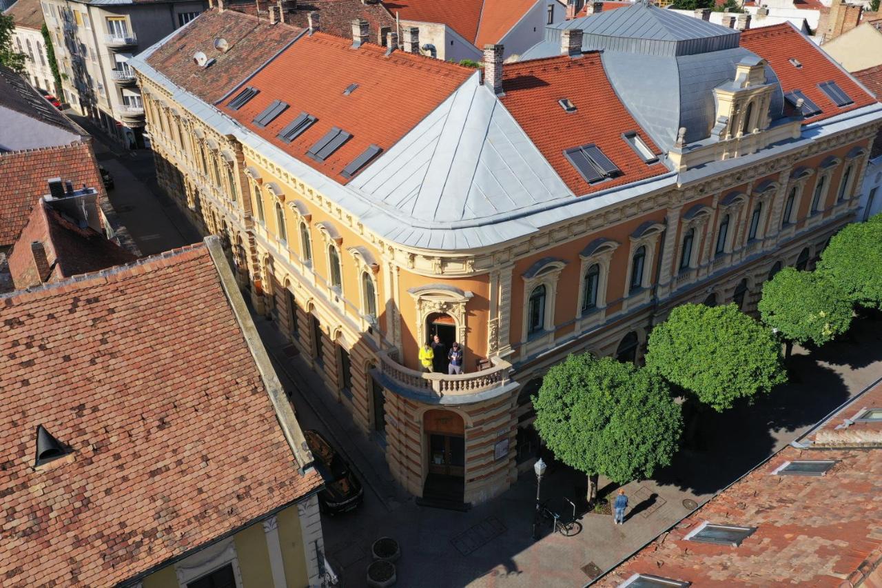 Nap Hostel Печ Екстериор снимка