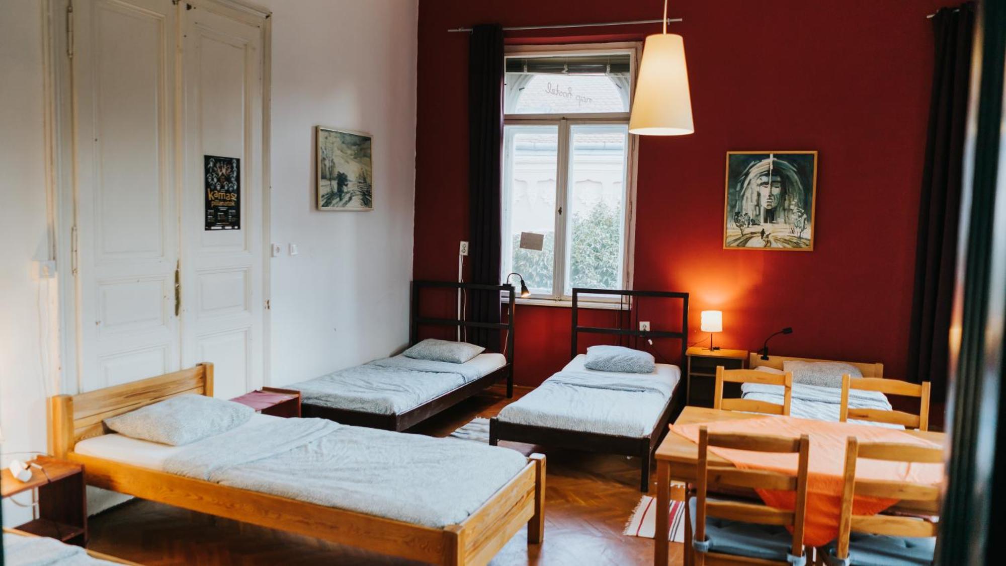 Nap Hostel Печ Екстериор снимка