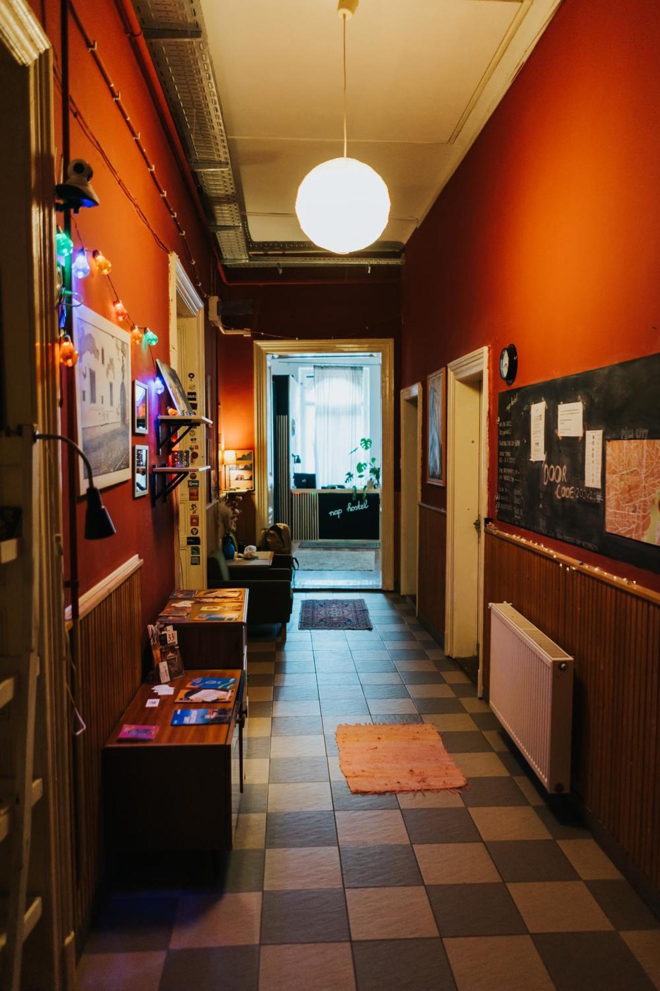 Nap Hostel Печ Екстериор снимка