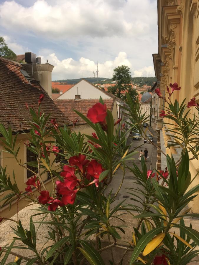 Nap Hostel Печ Екстериор снимка